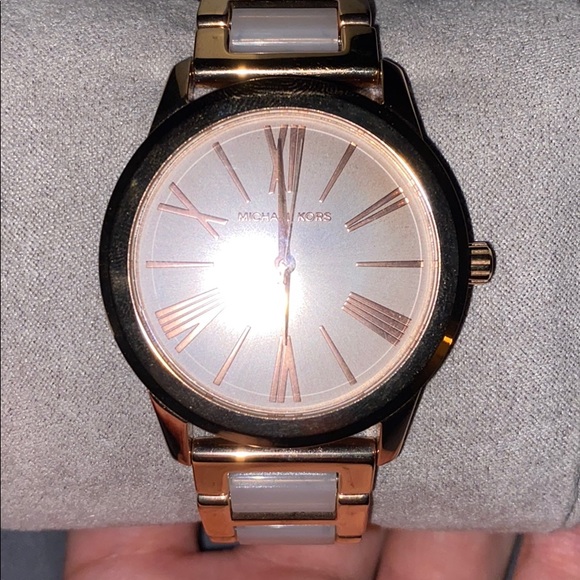 Women’s Michael kohrs rose-gold watch - Picture 7 of 12